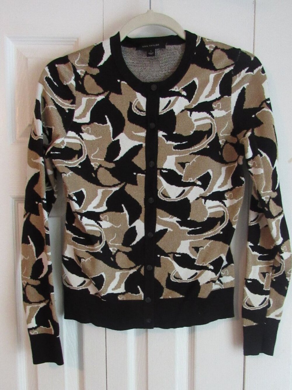 ANN TAYLOR LIGHTWEIGHT SWEATER SZ S